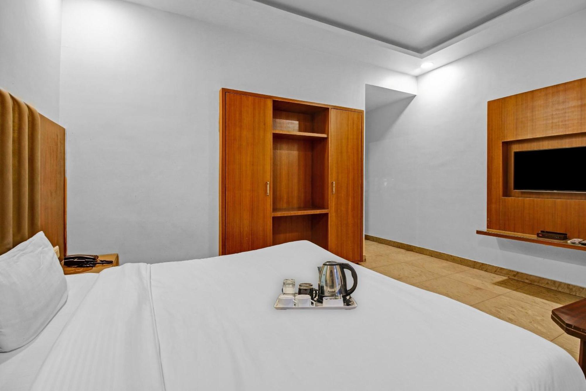 Collection O Surya Hotel Bhopál Kültér fotó